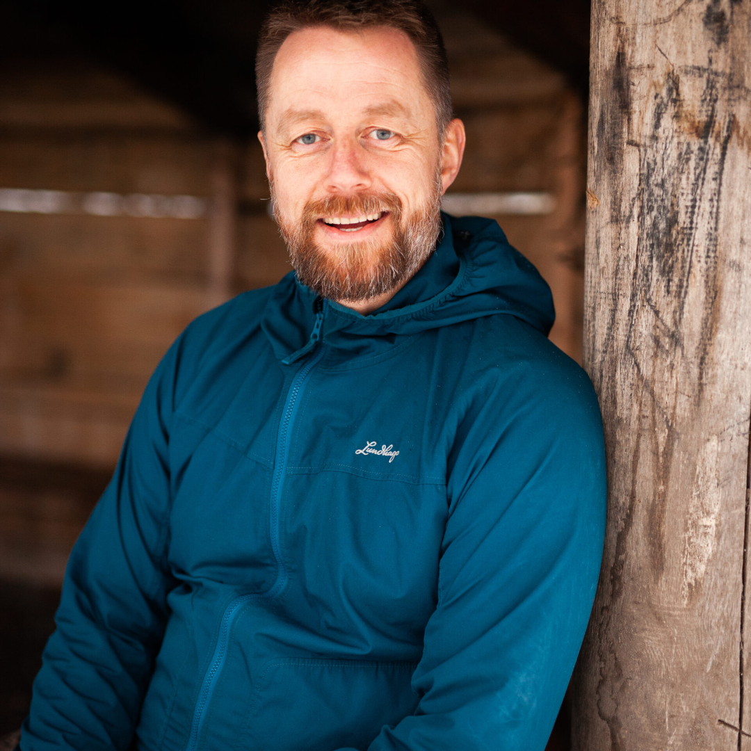 Geir Aker –  Fenriken fra Kompani Lauritzen